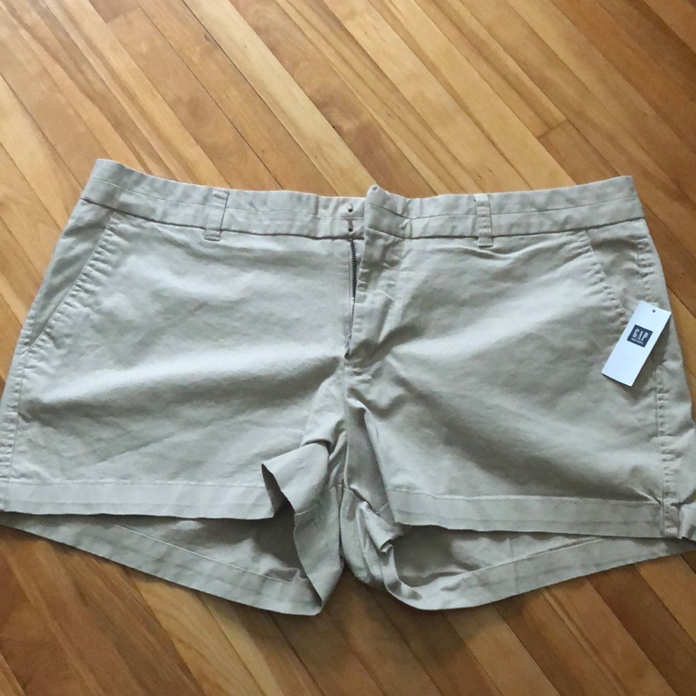 NWT Gap Factory 3” City Short 16 Khaki